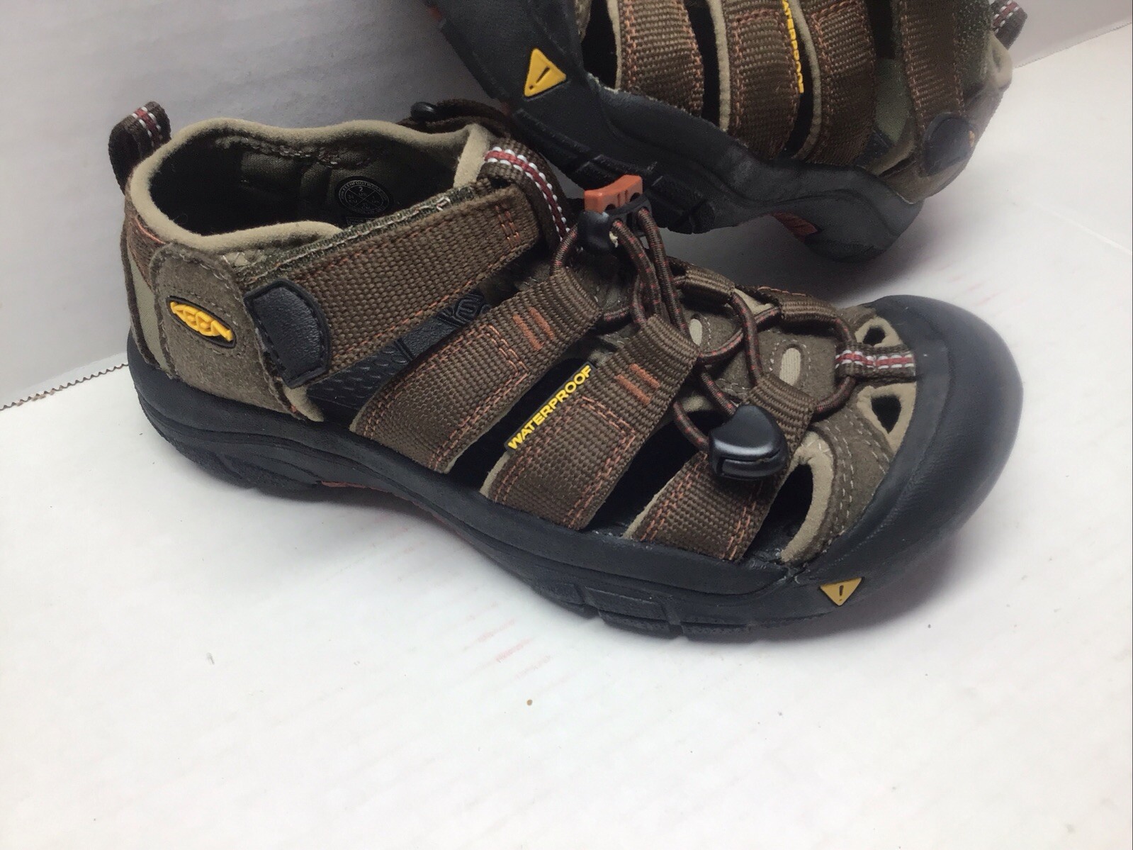 Nuovi sandali Keen Newport in pelle marrone misura a scelta 2 o 5