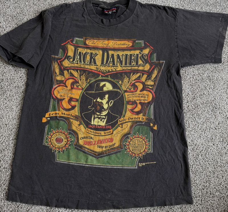 Jack Daniels 90’s Magic Johnson T’s Whiskey Distillery Graphic T-Shirt Sz Large