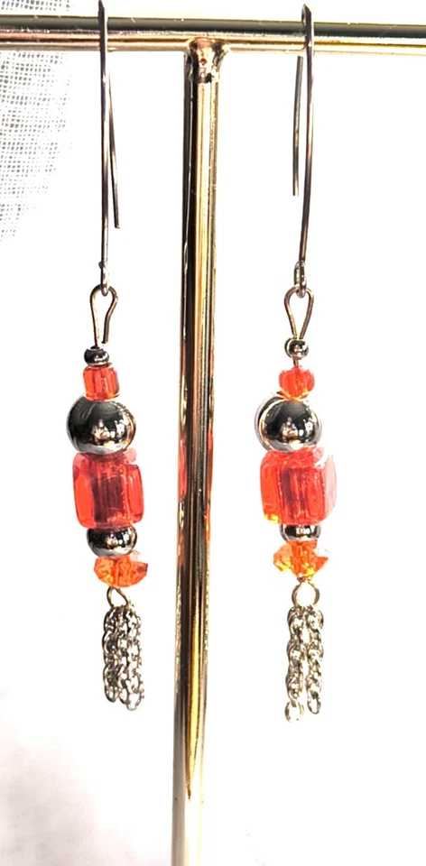 Boucles d'oreilles modernes- Perle Verre- Rouge et argenté- Artisanat Charmant - Photo 1/4