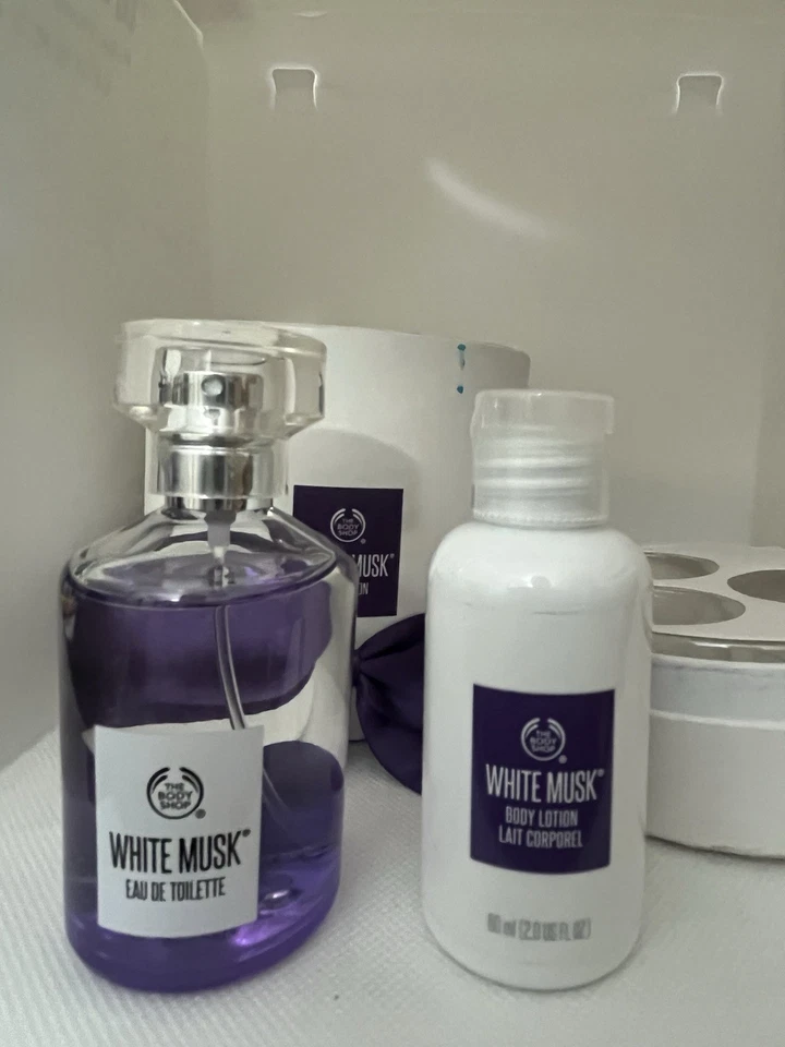 The Body Shop White Musk Eau de Toilette Spray 2 Oz/60 mL Perfume Conjunto de Presente - Imagem 3 de 4