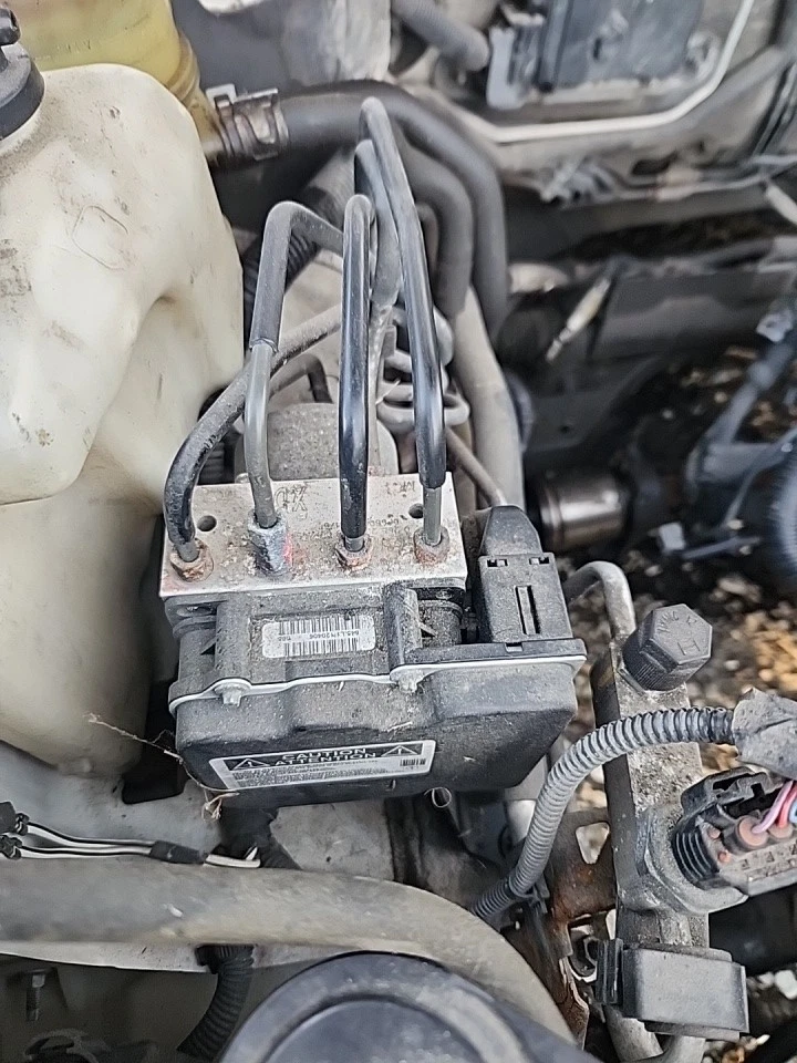 Conjunto de módulo de bomba de freno antibloqueo y actuador Toyota Camry 2007-2009 OEM Foto 4 de 4