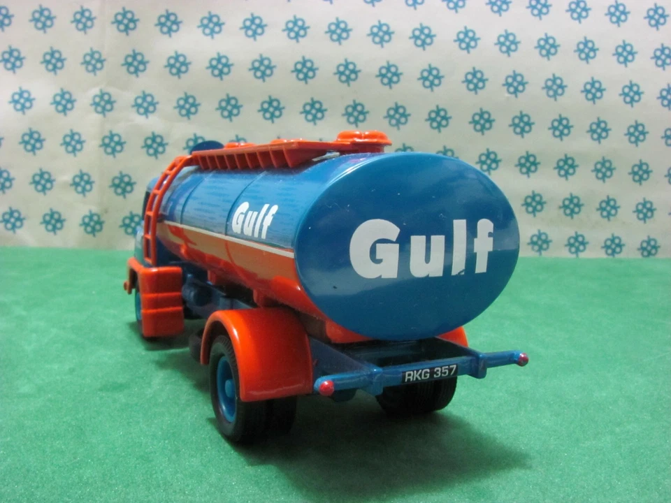  Vintage -  FORD Thames Elliptical Trader GULF Oil tanker  -  1/50 Corgi   - Immagine 4 di 4