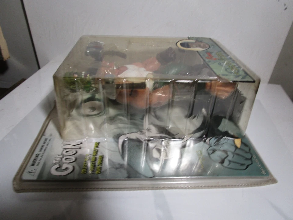 Figura de acción Mezco The Goon 2005 Foto 3 de 4