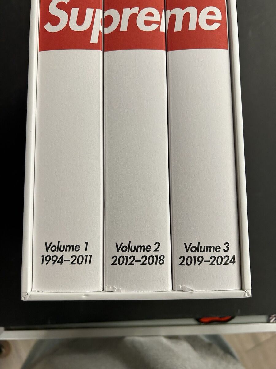 Supreme 30 Years : T-Shirts 1994-2024 Book 30th Anniversary Supreme 30 Years : T-Shirts 1994-2024 Book 30th Anniversary