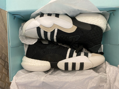 adidas Trae Young 2 Herren Basketball Sneaker Weiß/Schwarz/Gold EU40 2/3