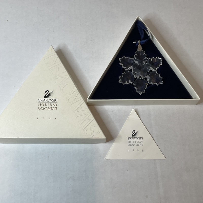 SWAROVSKI 1996 ANNUAL CHRISTMAS SNOWFLAKE STAR ORNAMENT