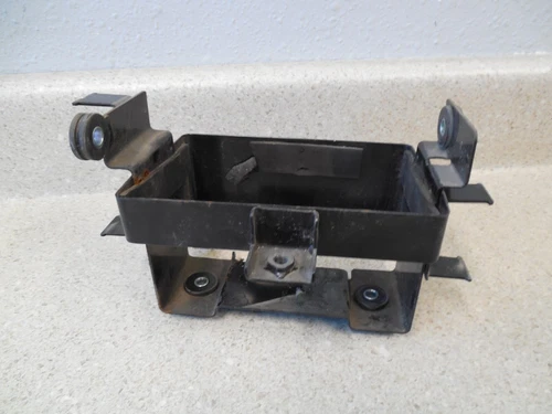 HOLDER, BATTERY | E3, E28, E95