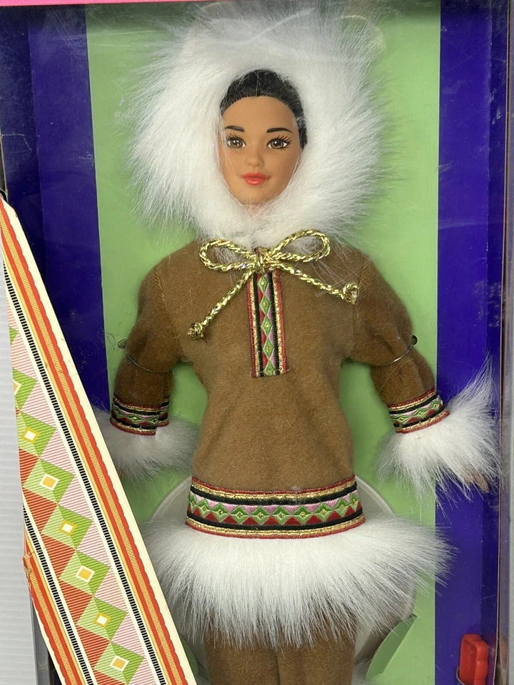 Muñeca de colección 1996 edición especial coleccionista "Arctic Barbie" de Mattel Foto 4 de 4