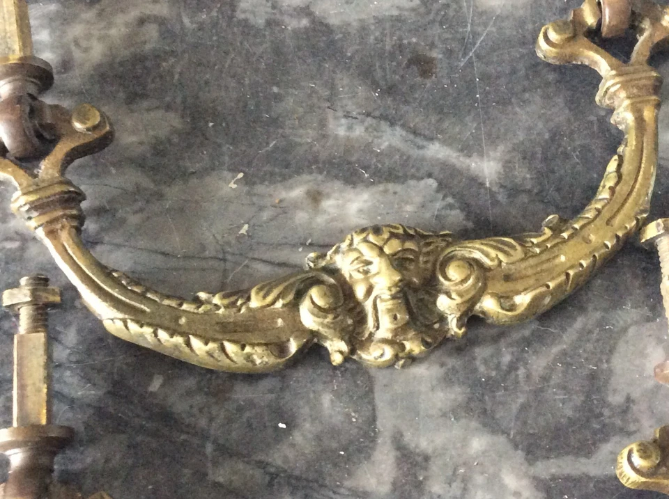 PAIRE ANCIENNE POIGNEE TIROIR de MEUBLE EN LAITON - Photo 2/3