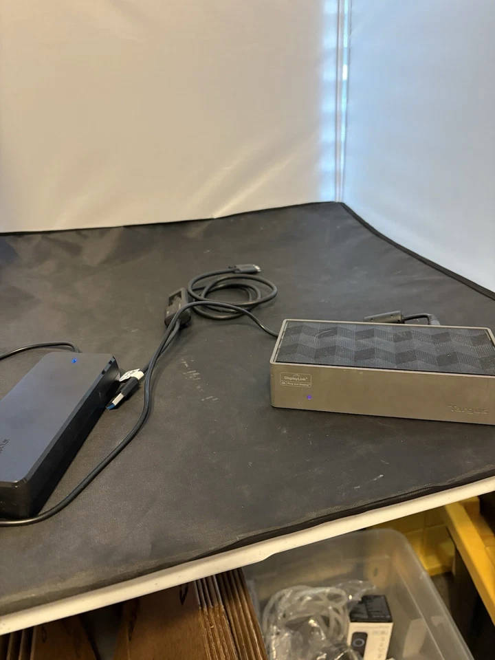 Targus Dock 190 USB-C Universal DV4K Docking Station with power adapter - Image 2 of 4