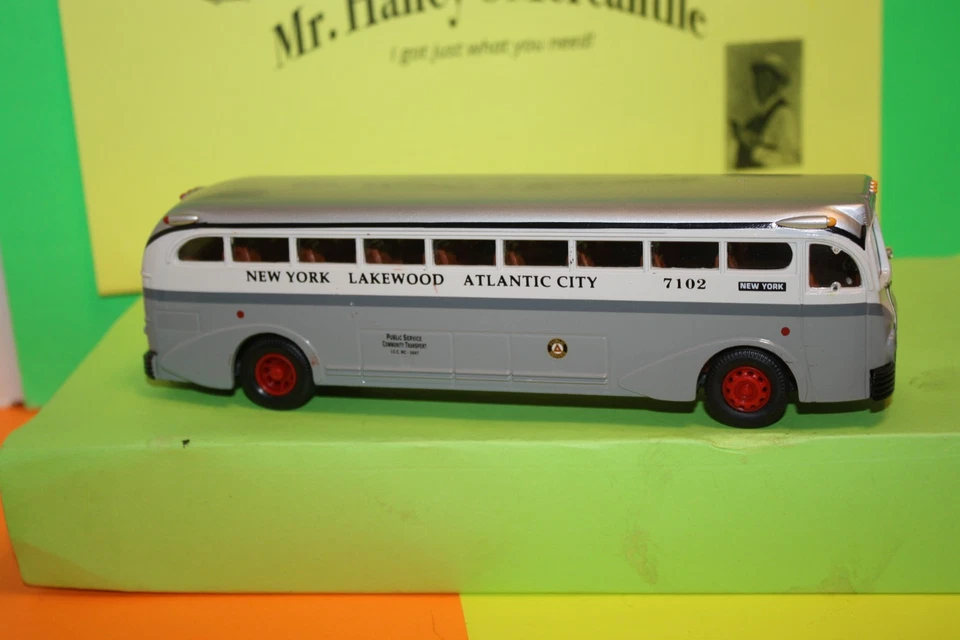 Corgi (Yellow Coach) 743 8" New York-Lakewood-Atlantic City #7102 - Image 4 of 4