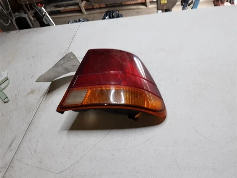 Rear Passenger Tail Light Sedan Fits 96-97 SATURN S SERIES 10109661 - Image 2 of 4