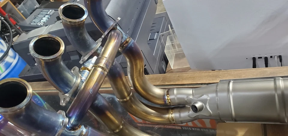 AKRAPOVIC EVOLUTION FULL TITANIYM EXHAUST- 宝马 S100R,M1000RR — 第 2/4 张图片