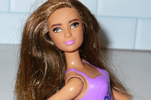 Mattel Barbie Doll Life in the Dreamhouse SUMMER Hispanic Water Play SWIMSUIT 