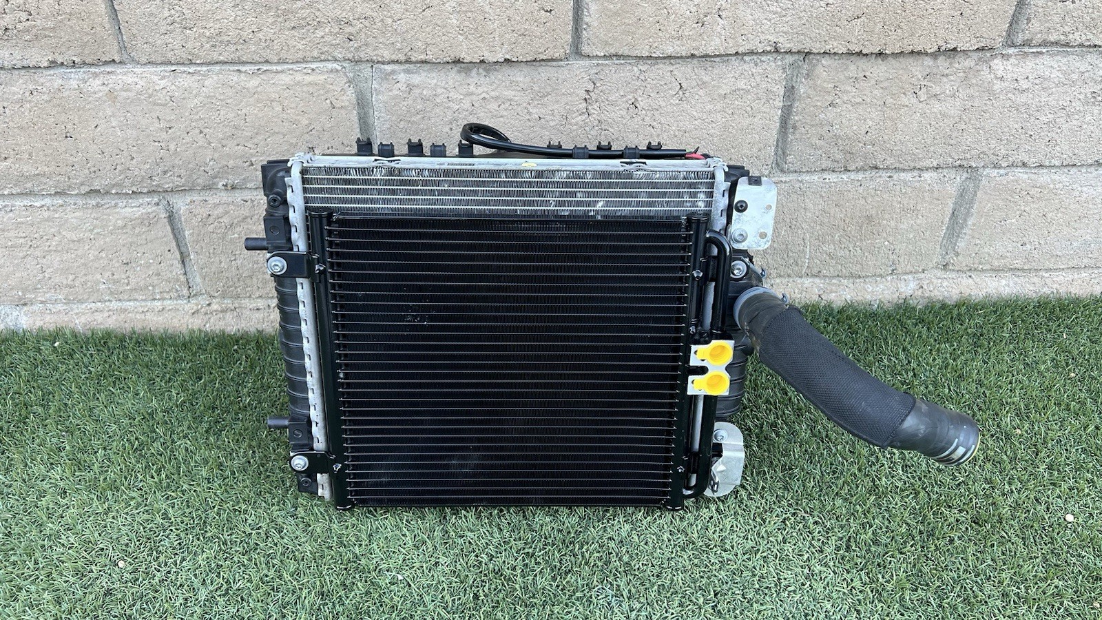 Lamborghini Huracan Right Side Radiator AC Condenser Cooling Fan Assembly OEM