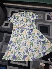 Debenham Floral Print,  Belted,  Button Closers Size XL, Knee Length, Midi Dress