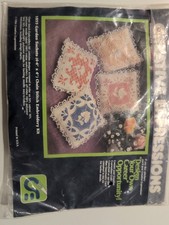 1984 Creative Expressions 1055 Garden Sachets Chain Stitch Embroidery Kit