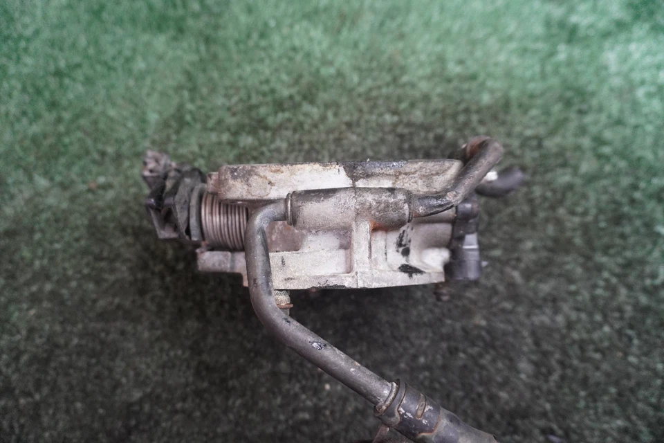 Cadillac Seville 1996 1997 1998 4,6 L motor carrocería del acelerador fabricante original 131 k millas Foto 4 de 4