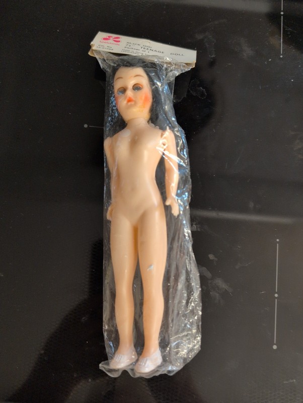 Vintage Lee Wards 7.5" DRESS ME DOLL Black Hair with Black Stand N.O.S 10397