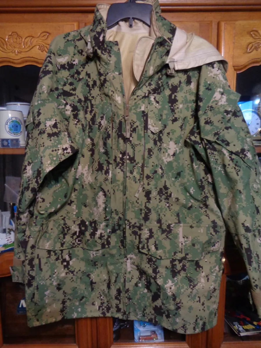US NAVY NWU Type iii AOR2 Gore-Tex Parka Medium Long ML USED / ISSUED
