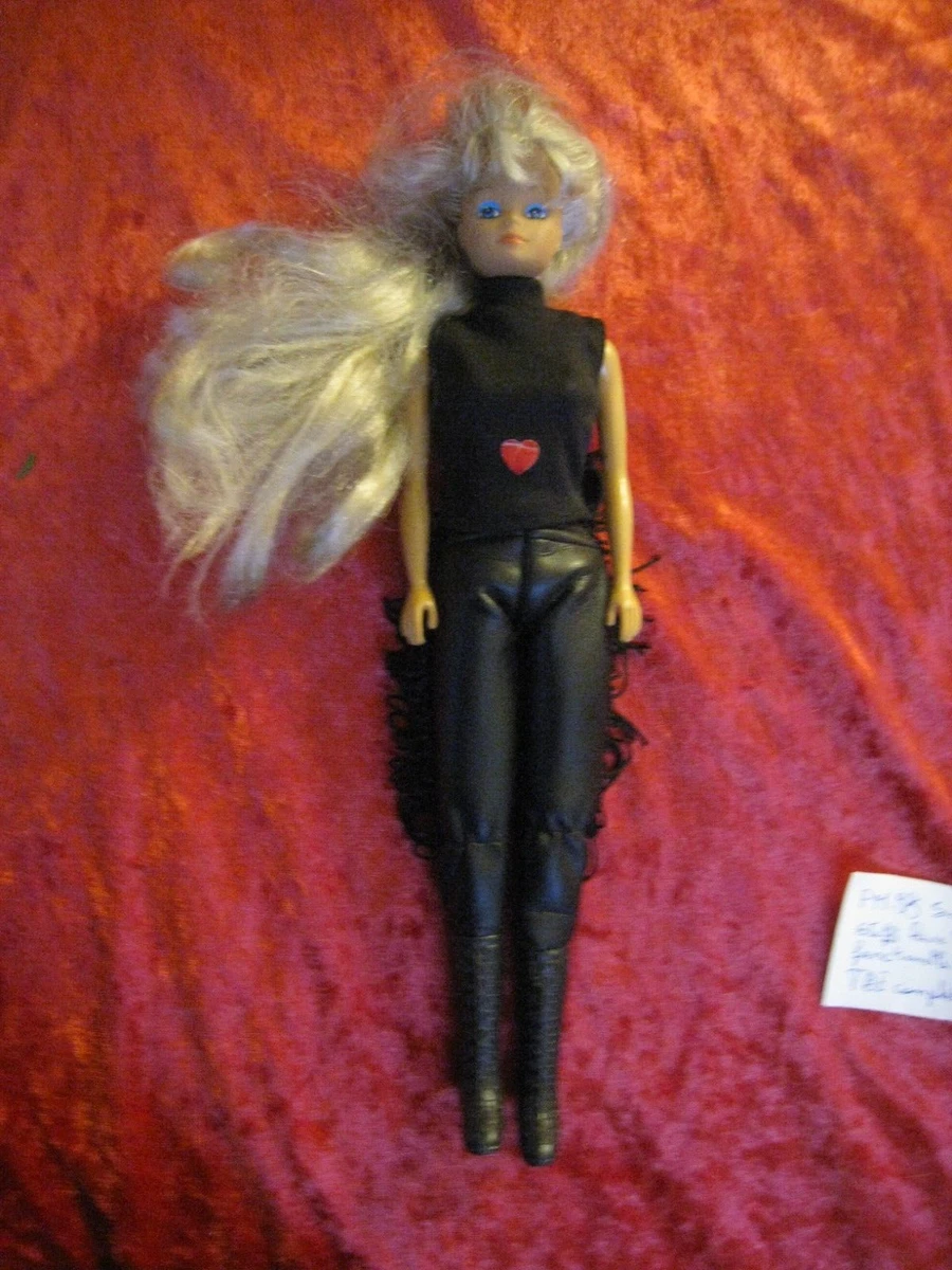 Poupée Steffi Love Monaco Simba années 90 neuve en boîte Poupée Steffi Love Monaco Simba années 90 neuve en boîte