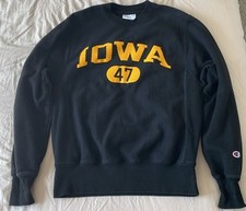 Vintage Iowa Hawkeyes Champion Reverse Weave Sweatshirt - Black - Men's Size S