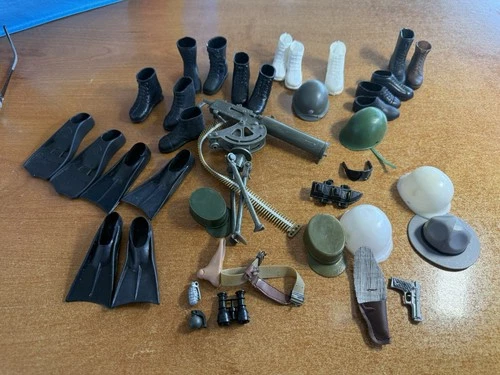 GI Joe 12-inch Action Figures Vintage 1996-2001 Accessories Head And Footware