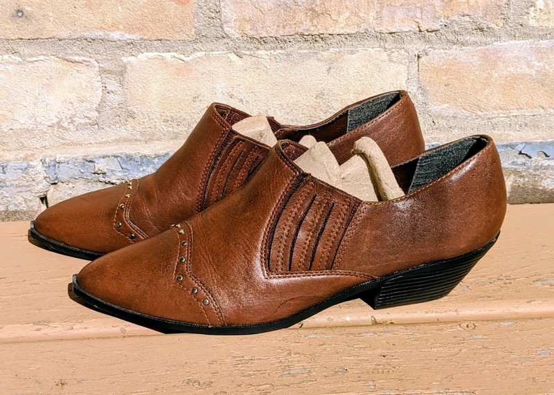 G.Wiz Brown Leather Women's Western Slip on Shoes, Size 8 - 8.5