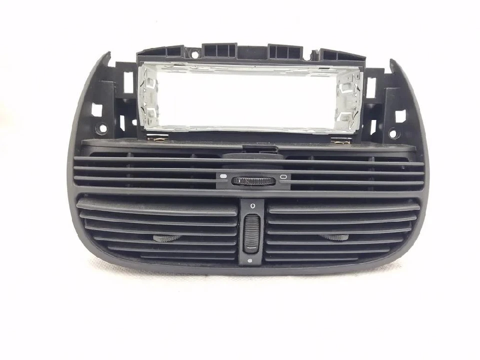 735267886 BOCCHETTA ARIA CENTRALE CRUSCOTTO per FIAT PUNTO (1N/1P) 1.2 ELX 1999 - Immagine 2 di 4