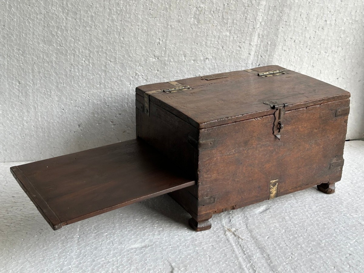 Exceptional Quality Jewellery Box from Rajasthan - 18thC Exceptional Quality Jewellery Box from Rajasthan - 18thC