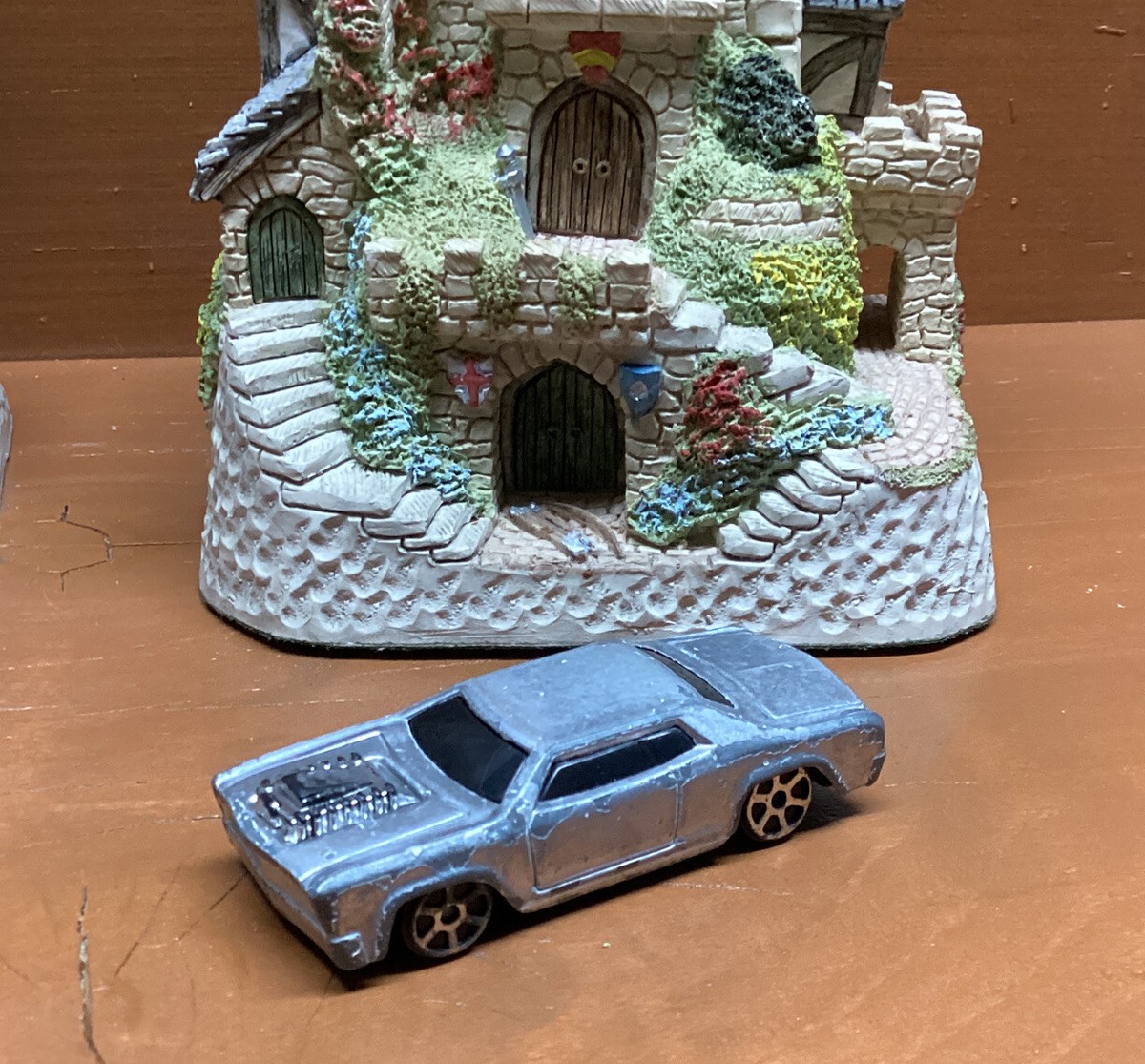 Maisto Gray Rosewood Car 1:64 Scale Diecast Vehicle China RARE