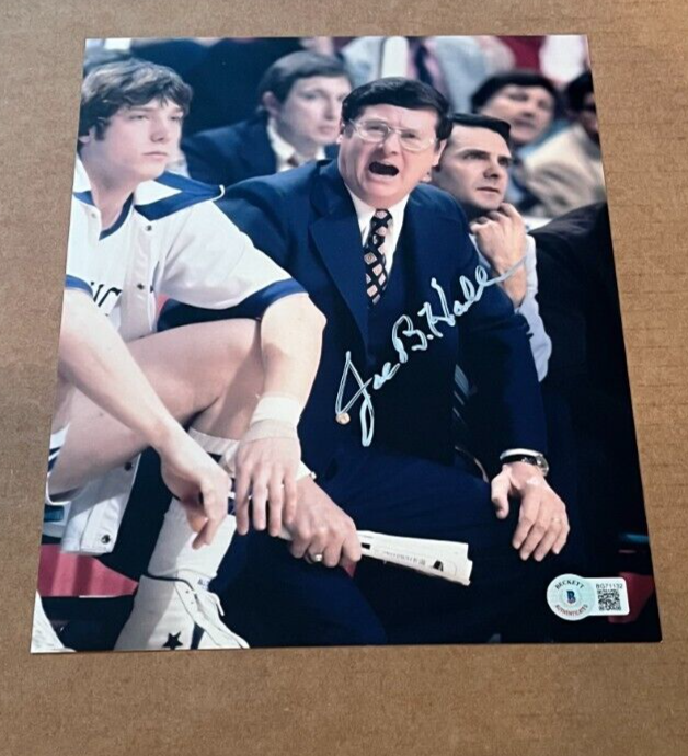 JOE B HALL SIGNED KENTUCKY WILDCATS 8X10 PHOTO BECKETT BAS 