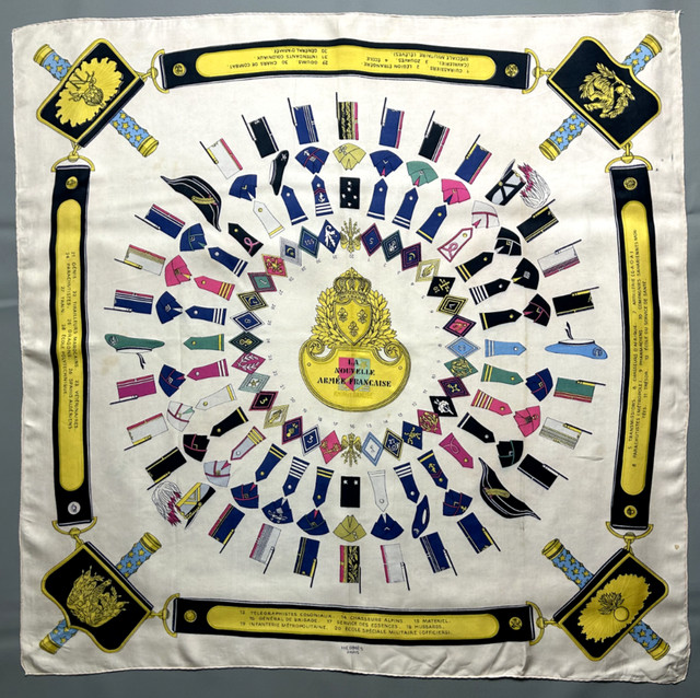 RARE foulard Hermès Vintage " La Nouvelle Armée Française  "  /  Hermès scarf