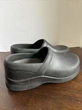 Klogs Womens Boca Black Closed Toe Slip Resistant Clog Shoes Size 7 W