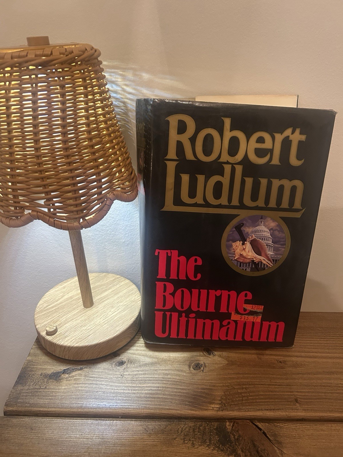Robert Ludlum The Bourne Ultimatum 1990 First Edition Hardcover w/DJ