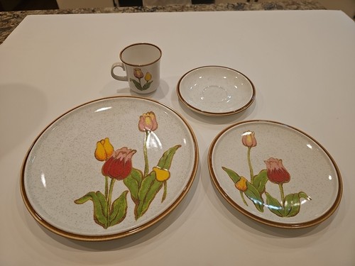 Mikasa Tulip Time Natural Beauty C9008 4 Piece Set RARE