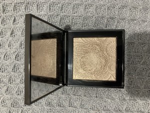 burberry face fresh glow highlighter