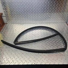 2007-2016 GMC ACADIA FRONT PASSENGER RIGHT INNER DOOR WINDOW GLASS WEATHERSTRIP