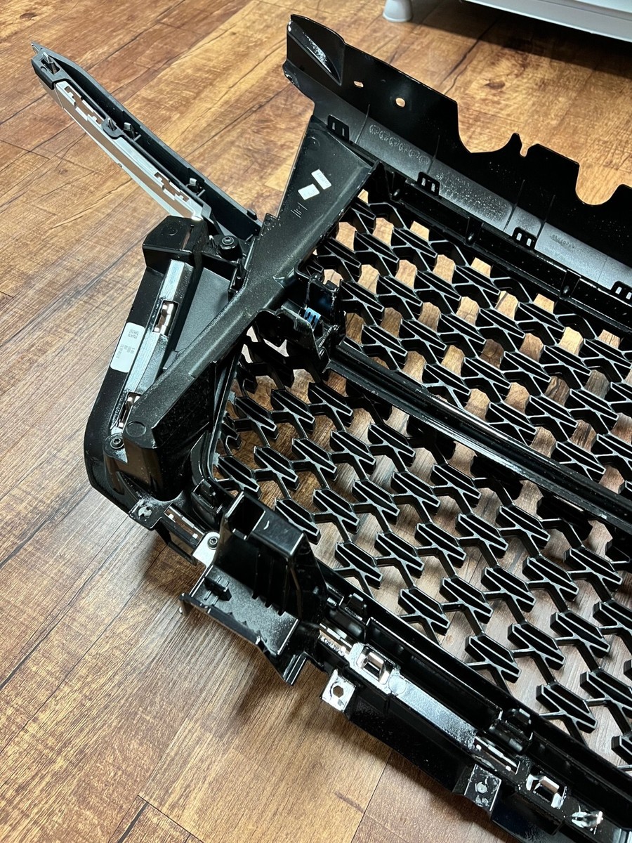 スペシャルセール　300,000円—>250,000円GranPro 業務用 OEM GM Silver Front Upper Grille (85000004) Take Off For 21-23