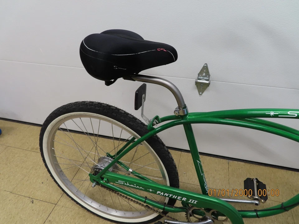 Tija de sillín relajada para Schwinn 13/16" diámetro superior e inferior hecha en EE. UU. Foto 2 de 3