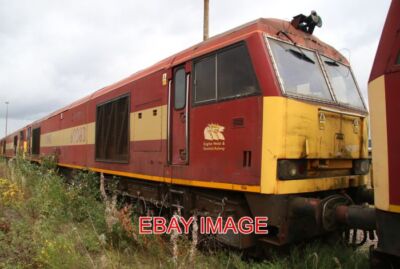 FOTO KLASSE 60 60083 A TOMON DIE ÜBERWIEGENDE MEHRHEIT DER VORHANDENEN PINSELFLOTTE/PR