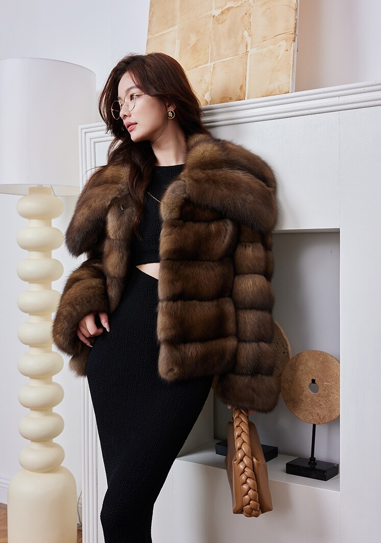 Women Winter Mink Fur Coat Big Lapel Collar Short Overcoat Warm