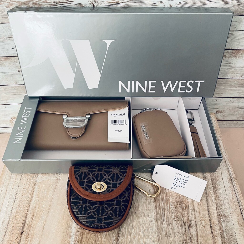 NWT Gorgeous Pcs Nine West Wallet Coin bag Key holder Earbuds