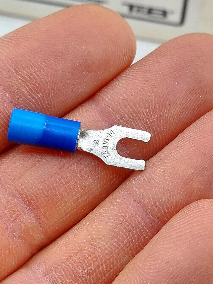 Sta-Kon RB2217 Insulated Fork Terminal 18-14 AWG #6 Stud Size ***Box of 330*** - Image 4 of 4