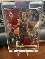 2023-24 Panini Phoenix - Rookies Victor Wembanyama #256 Red Ice Phoenix (RC)