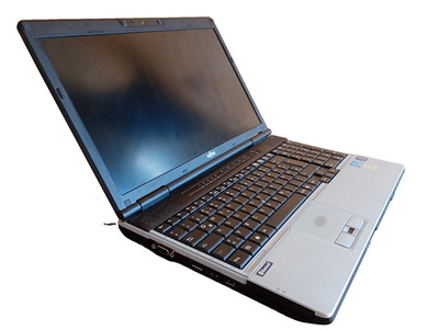Fujitsu Lifebook E781 Laptop mit Intel Core i5 als Ersatzteilspender (R16 1124)