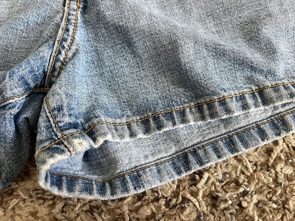 Vintage Y2K Lucky Brand Denim 916 Shorts Womens 10|30 Distressed 3" USA Made - Image 2 of 4