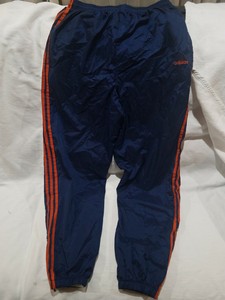 calça larga da adidas