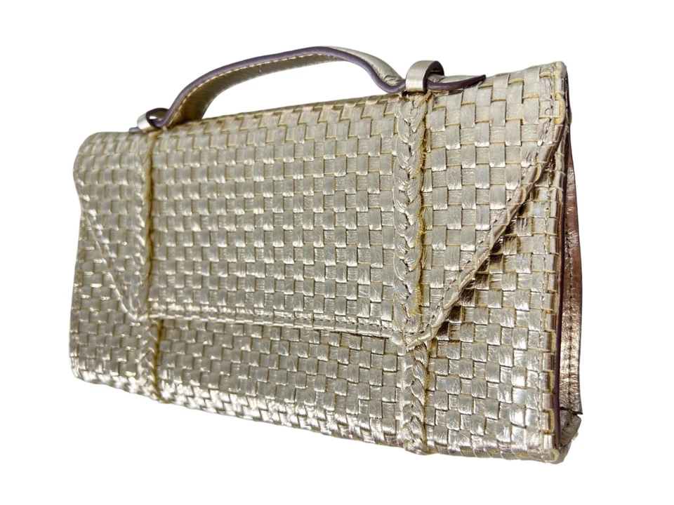 Bolso sin asas de cuero tejido C Wonder de Christian Siriano dorado metálico fiesta Foto 2 de 4