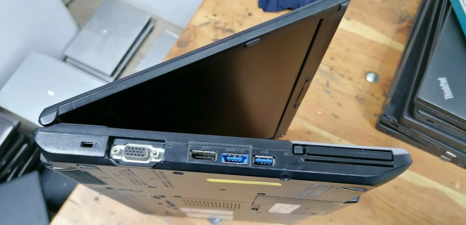 14.1" FUJITSU S762 i5 3210M 8GB RAM 120GB SSD 1366 X 768 WIN 10 - Imagen 4 de 4